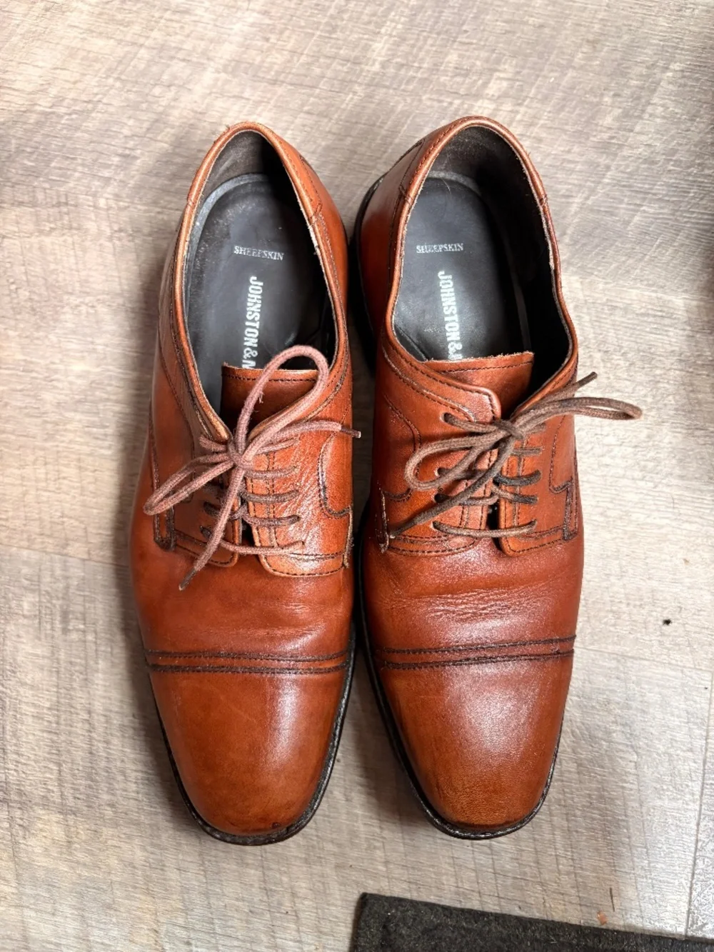 Men’s Johnston&Murphy dress shoe